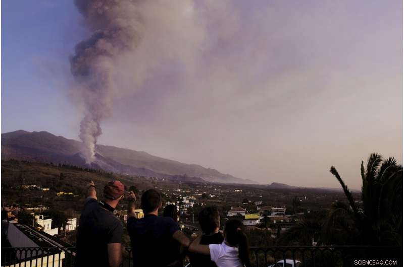 La Palma Volcano Erupts: Lava Surge After Crater Collapse Threatens Thousands