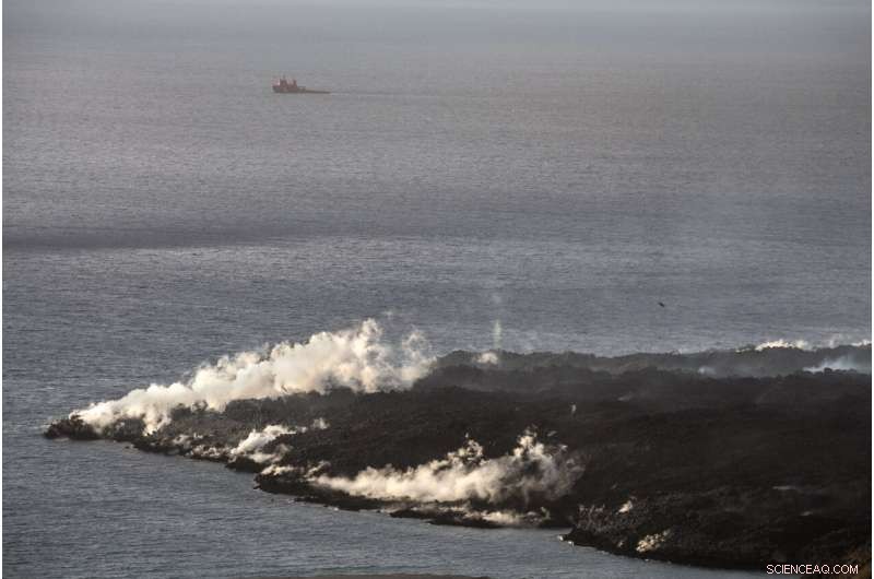 Volcán de La Palma reaviva: erupción más intensa y lava más densa