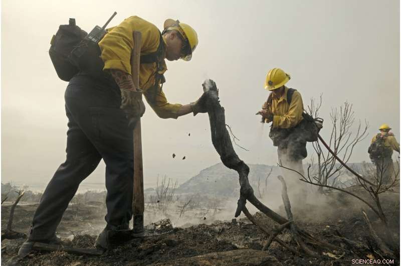 Massive Wildfire Threatens Southern California Coastal Mountains, Roadways Shut