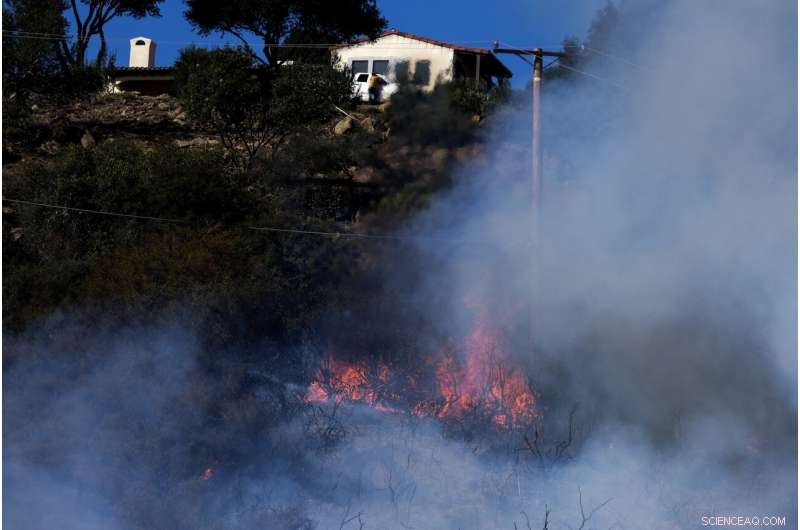 Massive Wildfire Threatens Southern California Coastal Mountains, Roadways Shut