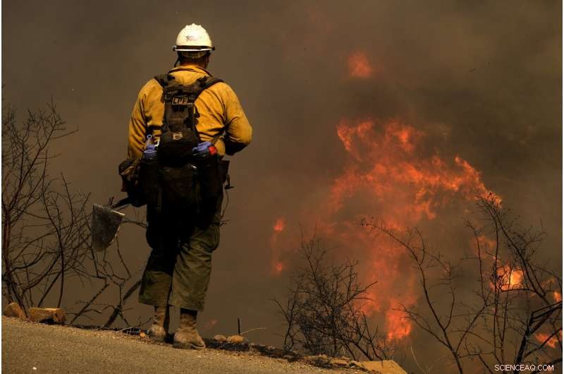 Massive Wildfire Threatens Southern California Coastal Mountains, Roadways Shut
