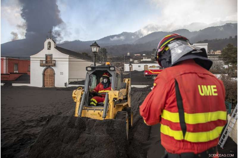 La Palma Volcano Eruption Triggers Strongest Quake Since Outbreak, Devastating the Island