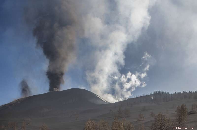 Canary Island Volcano’s Lava Flow Compared to Tsunami – Impact and Precautions