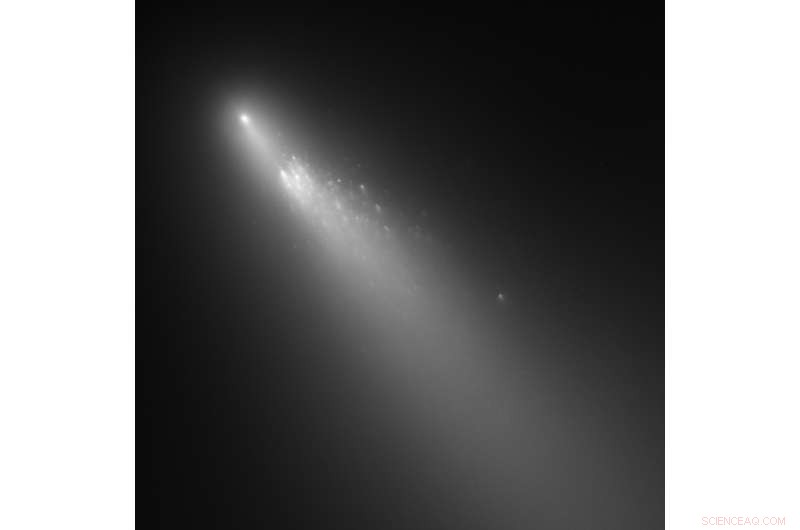 New Research Deciphers Chemical Connections on Comets