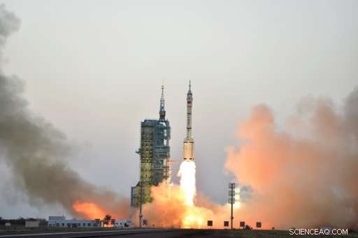 China Unveils Its First Heavy‑Lift Rocket, Signaling Space Ambitions