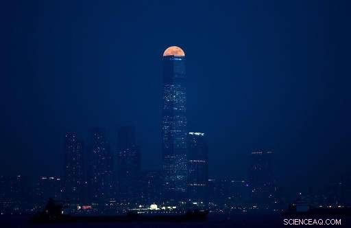 Supermoon Spectacle: Global Photo Gallery of the Moon’s Close Encounter