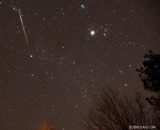 Geminid Meteor Shower Peaks Tuesday, but Full Moon May Dim the Show