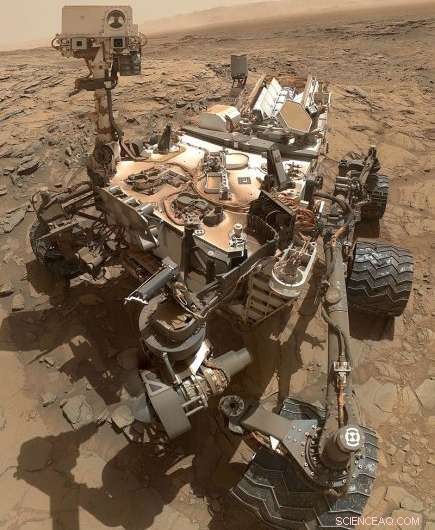 Curiosity Rover Finds Promising Habitat for Life at Gale Crater
