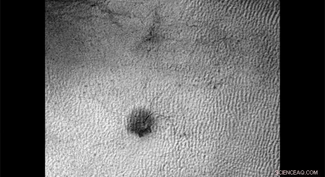 Mars’ Growing Troughs Could Morph Into Spider‑Like Features