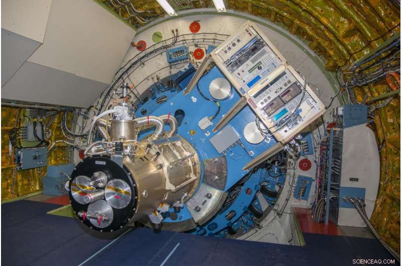 Moth Eye Design Drives Innovation in SOFIA s New HAWC+ Instrument