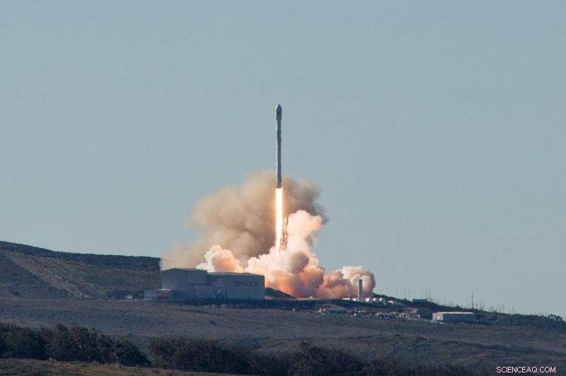 SpaceX Falcon 9 Successfully Launches Iridium Fleet and Returns to Drone Ship
