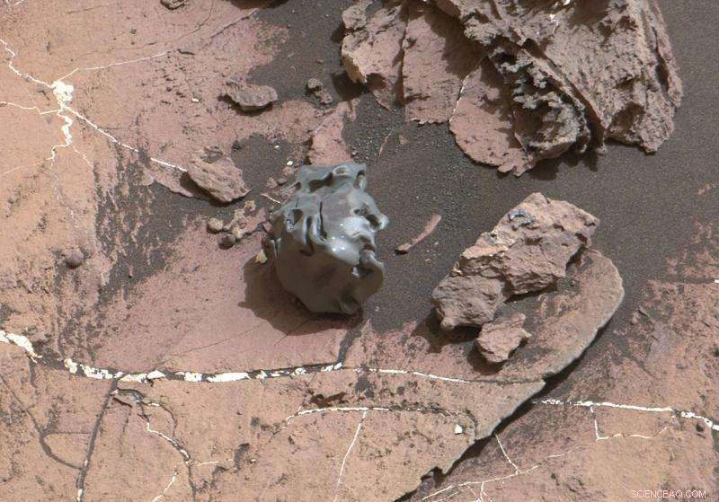 Curiosity Rover Detects Possible New Meteorite on Mars