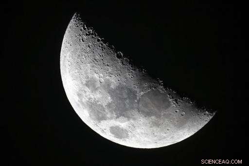 Mobile Telescope Brings Kenyan Students an Up‑Close View of the Night Sky