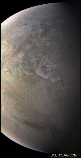 NASA’s Jupiter‑Orbiting Juno Spacecraft Stuck in Endless Loops
