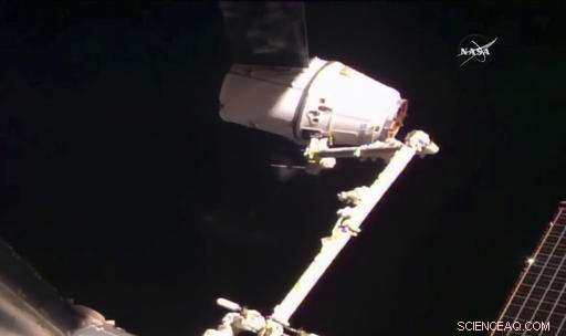 SpaceX Successfully Delivers Cargo to the ISS, Despite Minor Delay