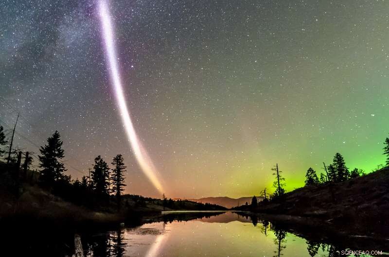 ESA’s Swarm Mission Reveals New Northern Lights Phenomenon