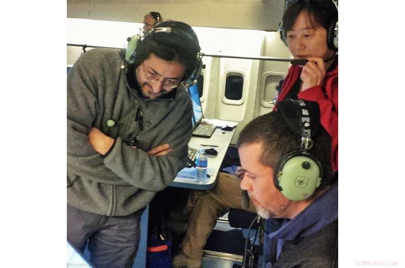 Astronomers Identify Nearby Star as a Prime Model of the Early Solar System