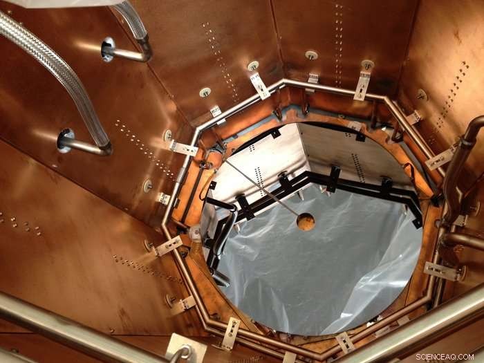 Silicon Carbide Mirror Undergoes Rigorous Thermal‑Vacuum Tests for Space Missions