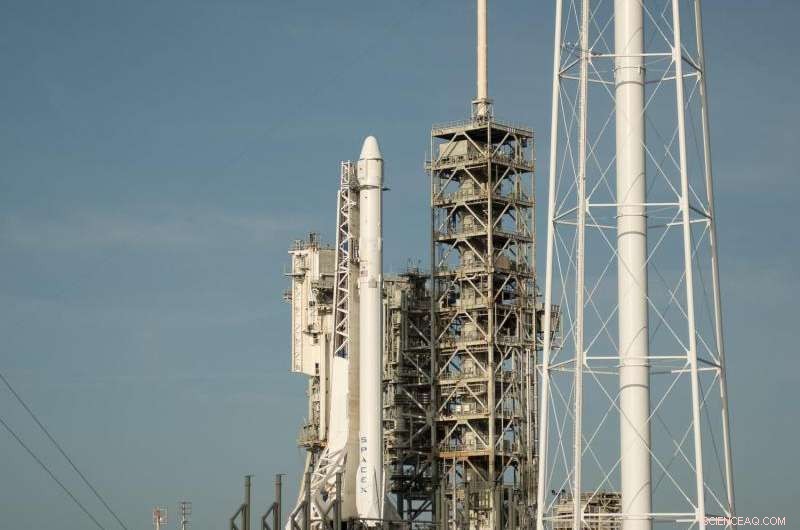 SpaceX Prepares 11th Commercial Resupply Mission to the ISS for Launch