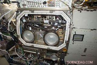 Enhanced Glovebox Window Boosts Scientific Operations on the ISS