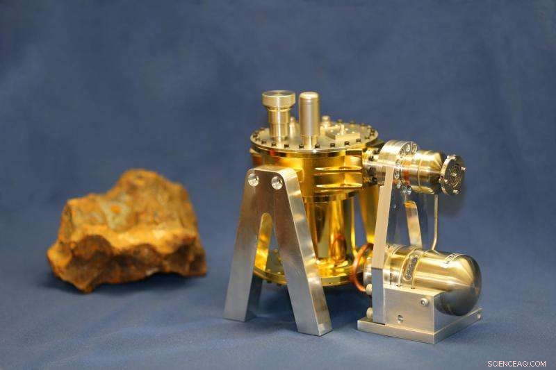 Scientists Develop Instrument to Probe Metal Asteroids