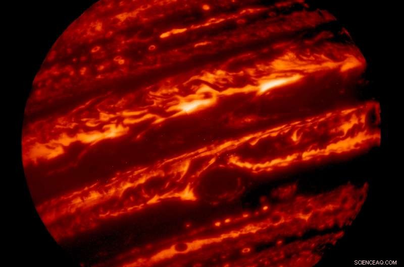 Gemini Telescope Images Guide Juno Mission to New Jupiter Discoveries