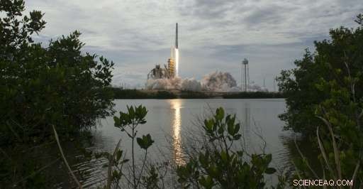 SpaceX Successfully Launches IntelSat Broadband Satellite After Two Delays