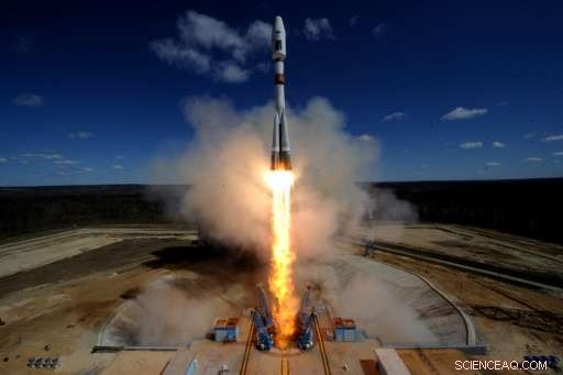 Russia Successfully Launches 73 Satellites into Orbit