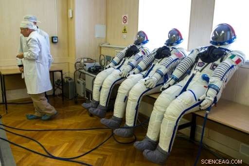 Astronauts Prepare for Mission with Rigorous Russian Training Regimen