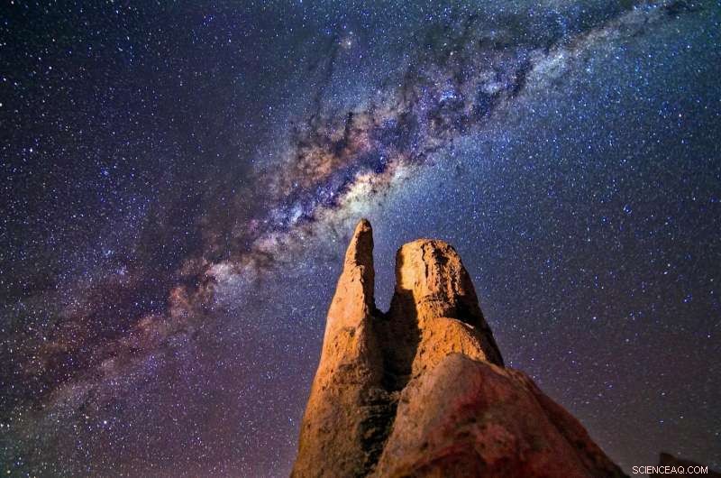 New Study Identifies Mid‑Sized Black Hole Near Milky Way Center