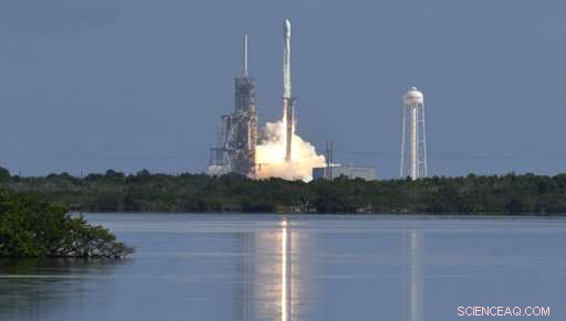 SpaceX Launches Unmanned X‑37B Mini Shuttle from Kennedy Space Center