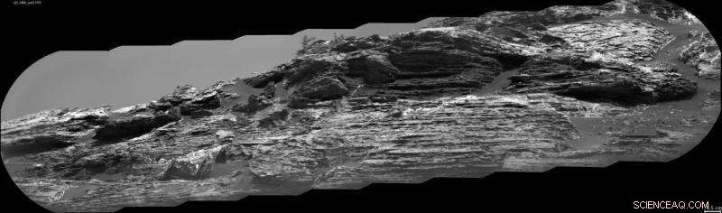 Curiosity Rover Ascends Vera Rubin Ridge Toward Summit