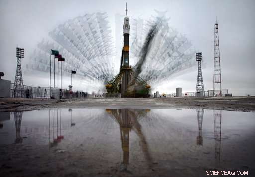 60 Years Since Sputnik: Russia s Space Program Faces New Challenges