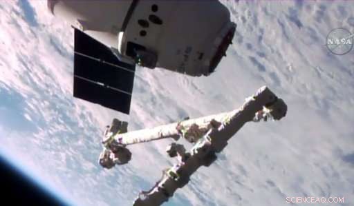 NASA Astronauts Initiate Repair of Aging ISS Canadarm2 Robotic Arm