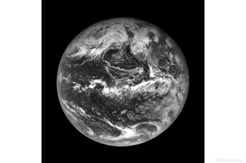 OSIRIS‑REx Instruments Successfully Tested During Earth Flyby