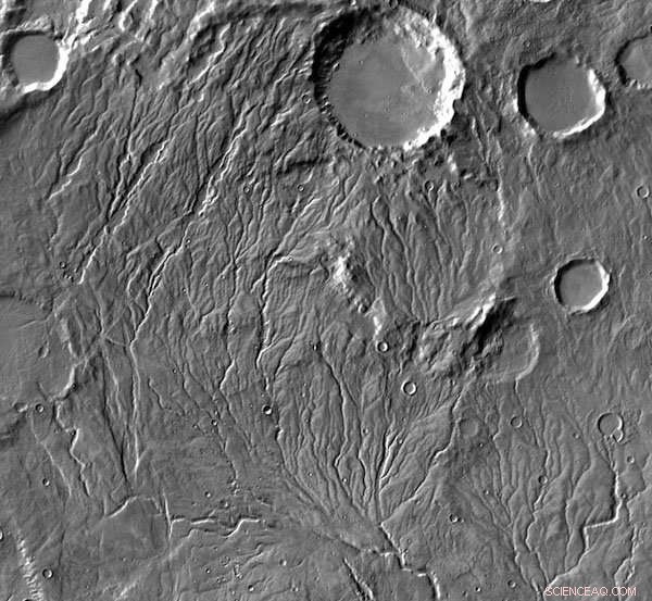 New Study Reveals Intermittent Water Flow on Cold, Icy Early Mars
