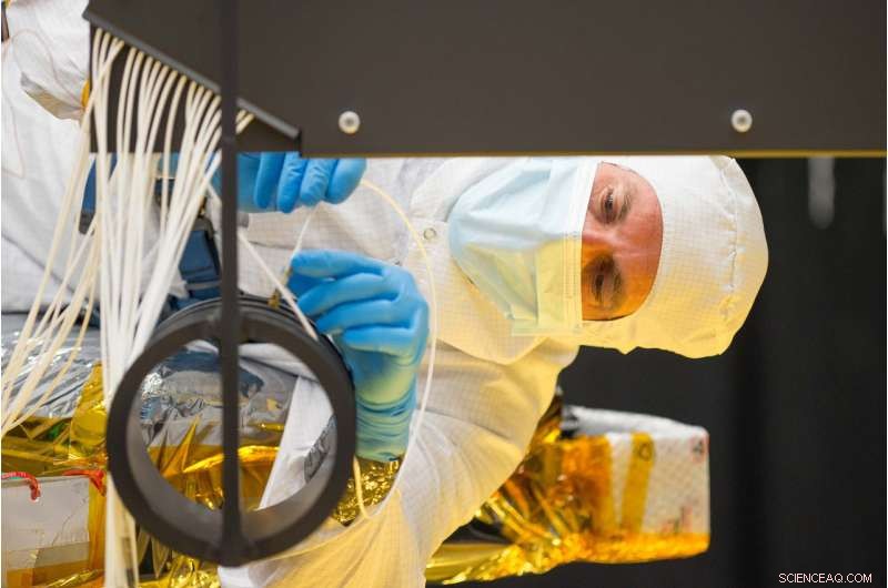 James Webb Space Telescope’s Self-Portrait Validates Crucial Optical Test