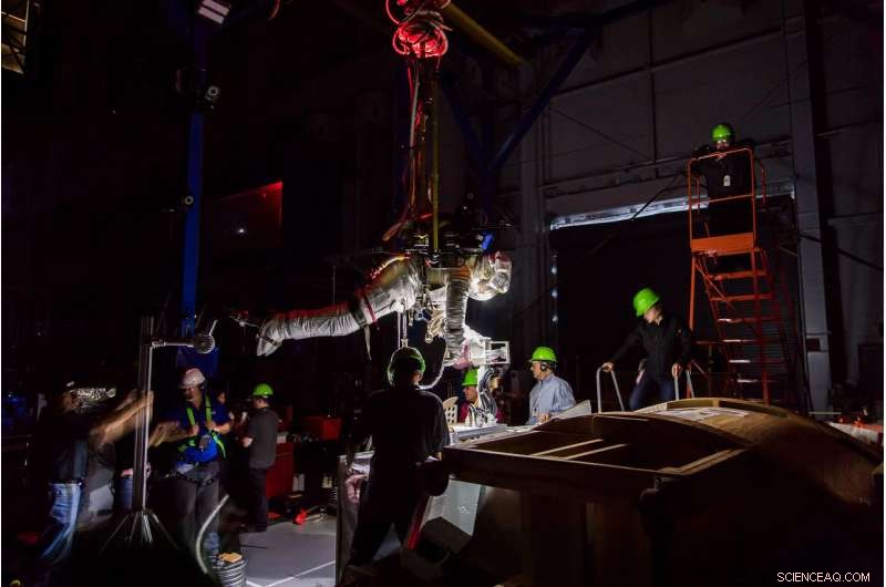 Simulating Spacewalks: Astronauts Train on ISS Mock‑Up Before Mission