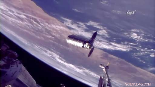 Space Delivery: Astronauts Enjoy Ice Cream and DIY Pizza on the ISS