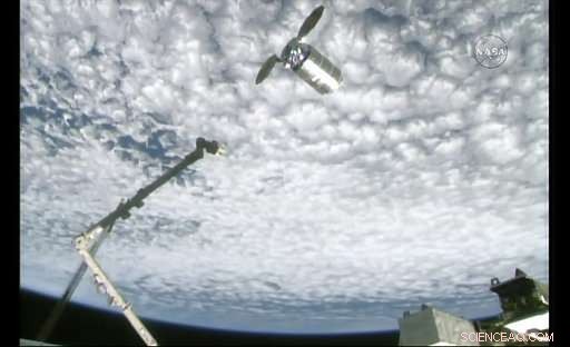 Space Delivery: Astronauts Enjoy Ice Cream and DIY Pizza on the ISS