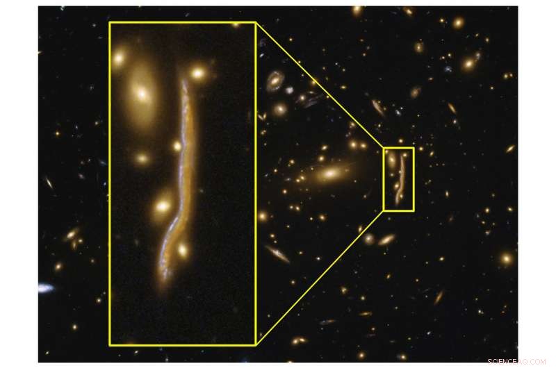 How the Cosmic Snake Unveils the Inner Structure of Distant Galaxies