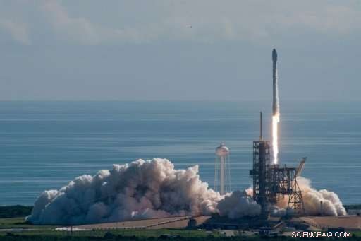 SpaceX Postpones Launch of Classified Zuma Mission