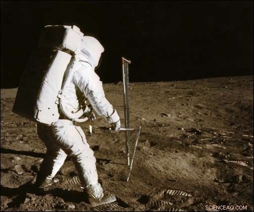 Trump Orders NASA to Return Americans to the Moon