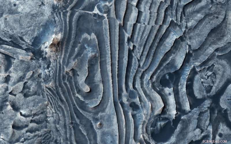 NASA MRO Image Reveals Faults Shaping Meridiani Planum