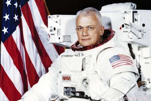NASA Pioneer Bruce McCandless II, First Untethered Spacewalker, Dies at 80
