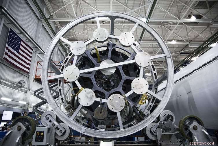 The Universal Principle Underlying Rocket Landings and Interest Rates