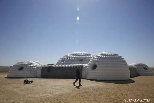 International Scientists Simulate Mars Mission in Oman s Desert