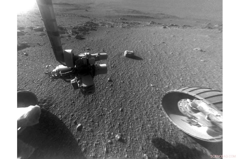 Opportunity Mars Rover Celebrates 5,000 Sols, Unveils New Surprises