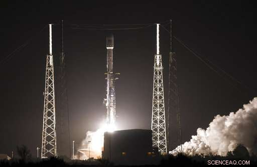 SpaceX Celebrates 50th Falcon 9 Launch, Sending Hispasat 30W-6 Satellite into Orbit