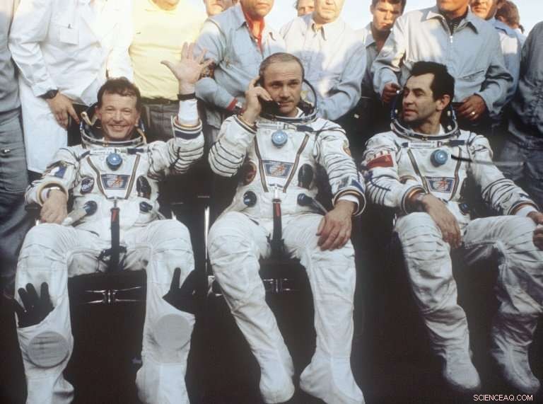 Tiangong‑1 s Fiery Re‑Entry: China’s Space Lab Set to Burn Up in Atmosphere